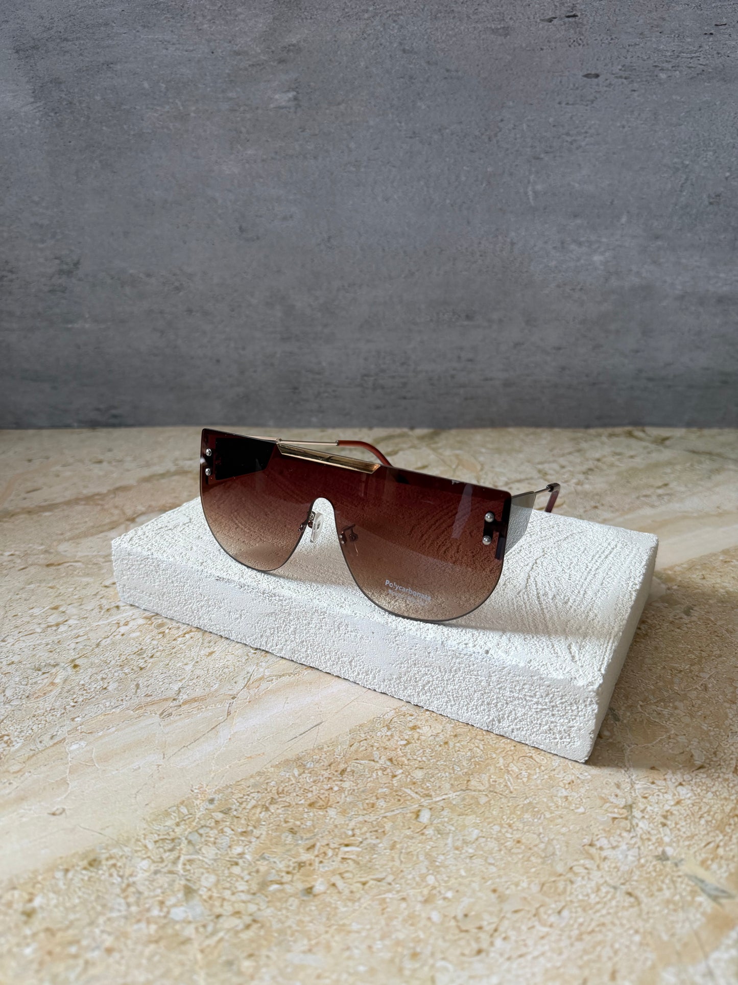 Incognito (Brown)